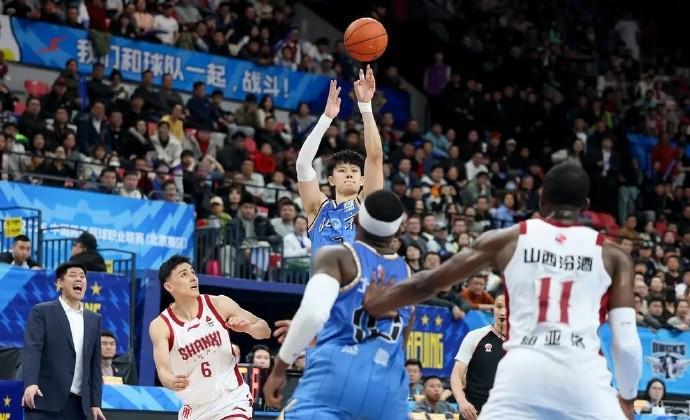 2026世界杯直播下载-宋翔：曾凡博对宁波时腰部被撞旧伤复发，归期未定