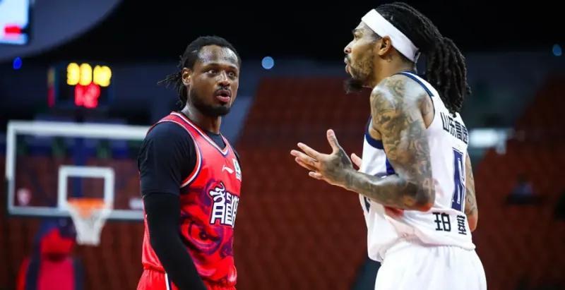 山东85-93广州4坏消息！内线被吊打，珀塞尔+高诗岩状态一塌糊涂